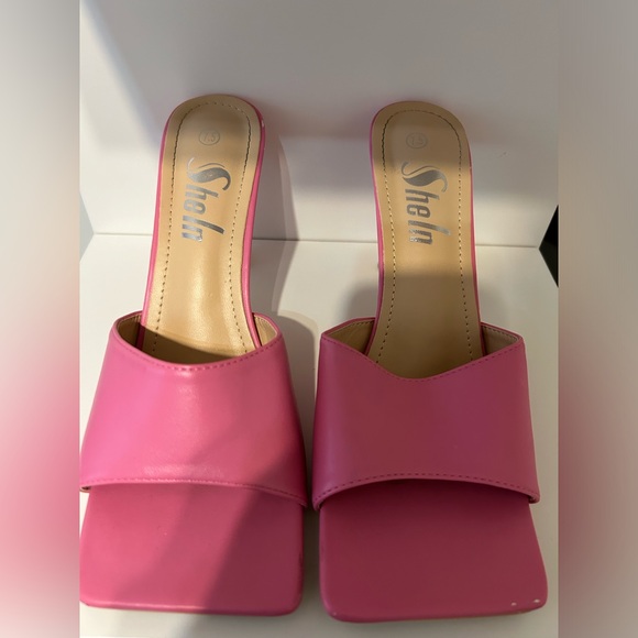 Shein Barbie pink mules heels 🎀, size 7.5, good condition. - Picture 2 of 4